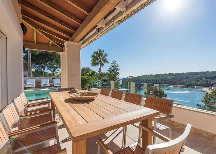 Luxury Villa With Panoramic Sea Views