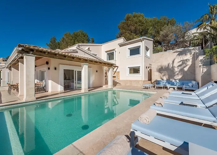 Luxury Villa With Panoramic Sea Views